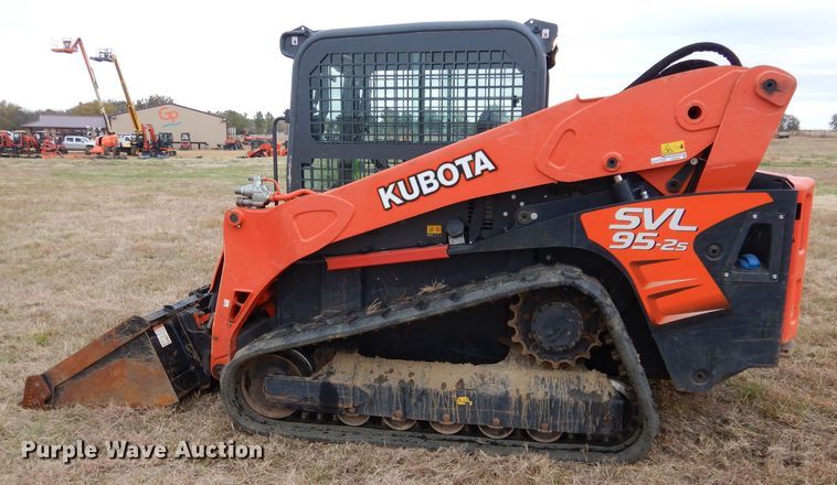 image for item GC9669 2017 Kubota SVL95-2S skid steer