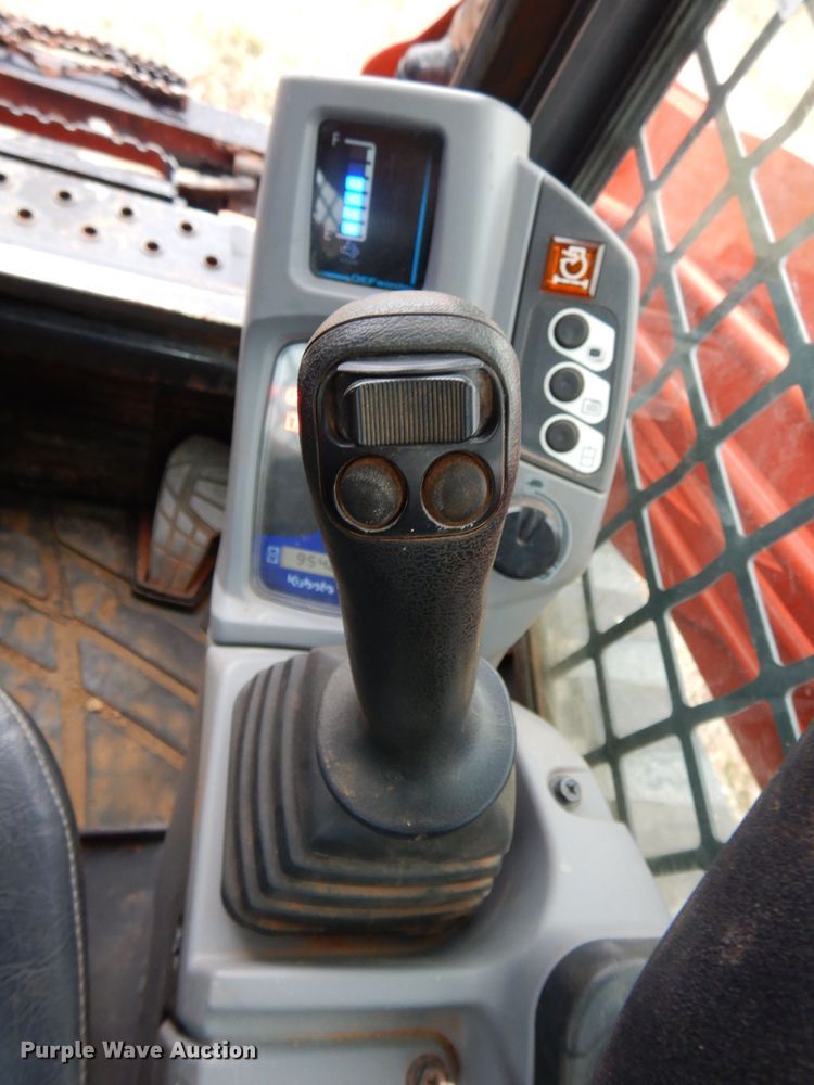 image for item GC9669 2017 Kubota SVL95-2S skid steer