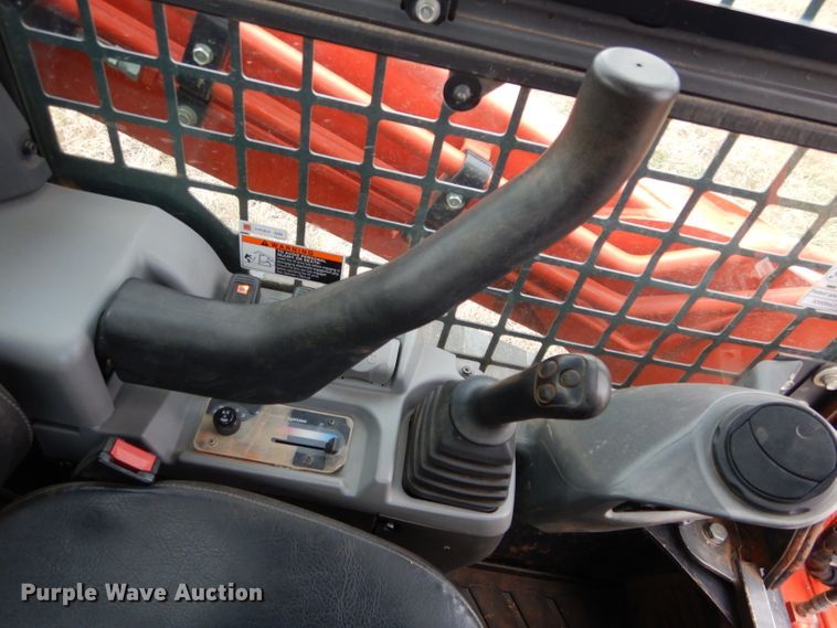 image for item GC9669 2017 Kubota SVL95-2S skid steer