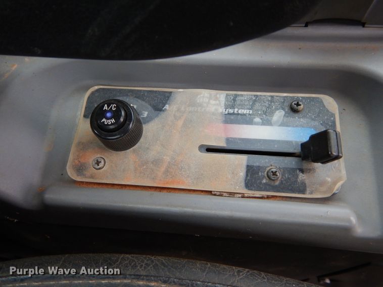 image for item GC9669 2017 Kubota SVL95-2S skid steer