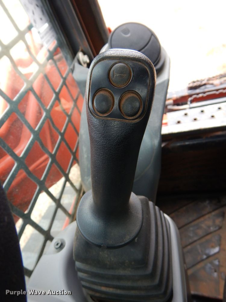 image for item GC9669 2017 Kubota SVL95-2S skid steer