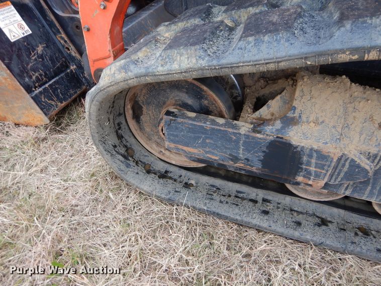 image for item GC9669 2017 Kubota SVL95-2S skid steer