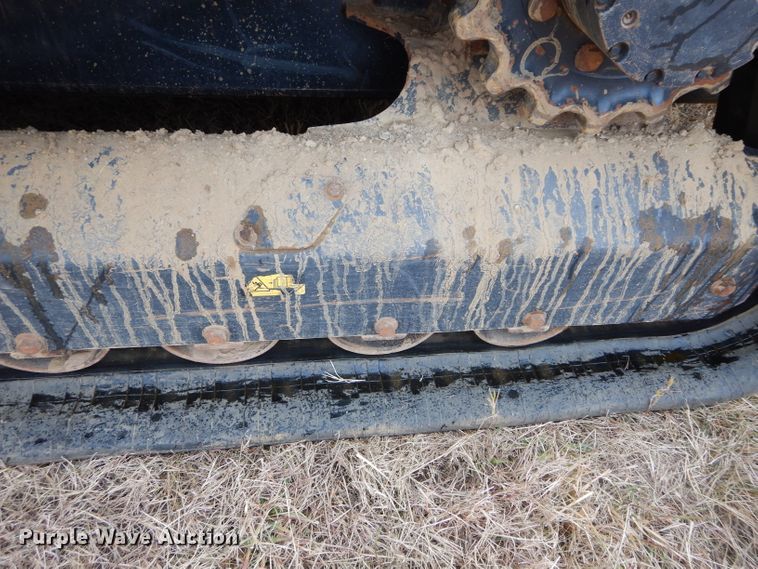 image for item GC9669 2017 Kubota SVL95-2S skid steer