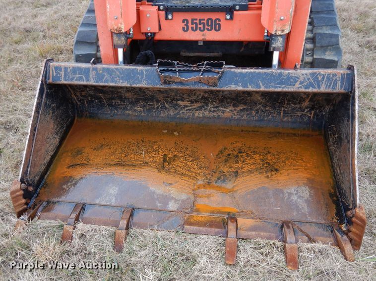 image for item GC9669 2017 Kubota SVL95-2S skid steer