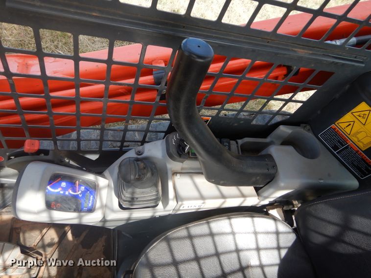 image for item GC9670 2015 Kubota SVL75-2 skid steer