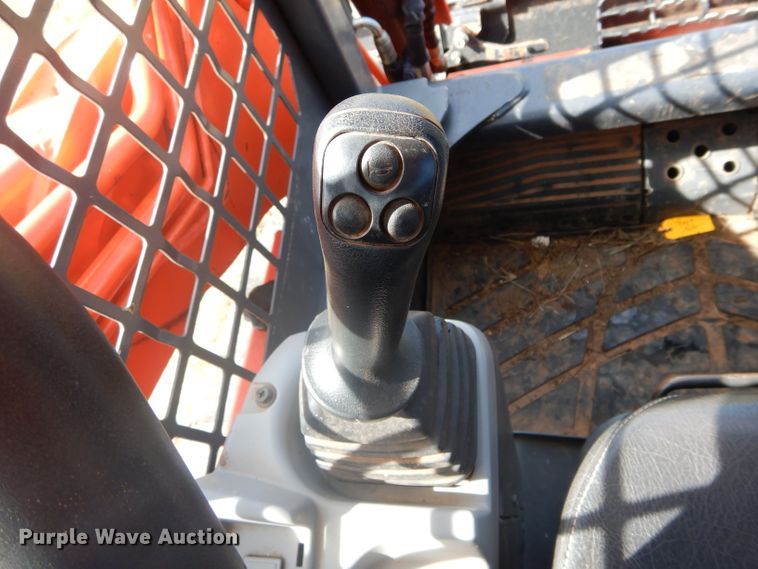 image for item GC9670 2015 Kubota SVL75-2 skid steer