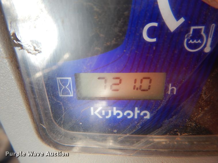 image for item GC9670 2015 Kubota SVL75-2 skid steer