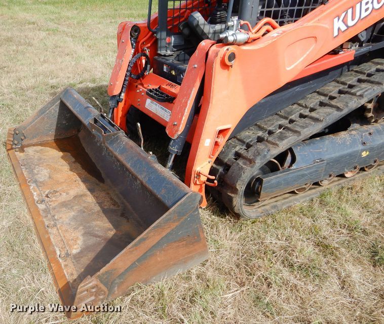 image for item GC9670 2015 Kubota SVL75-2 skid steer