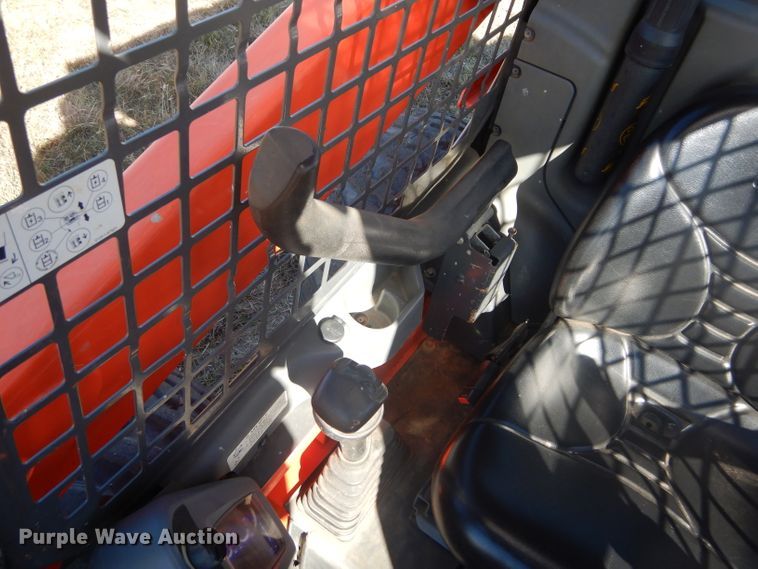 image for item GC9671 2016 Kubota SSV75 skid steer