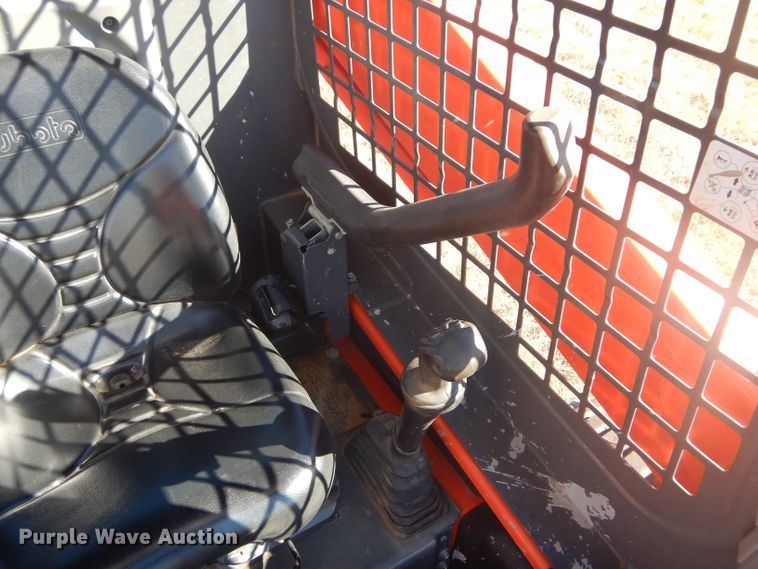 image for item GC9671 2016 Kubota SSV75 skid steer