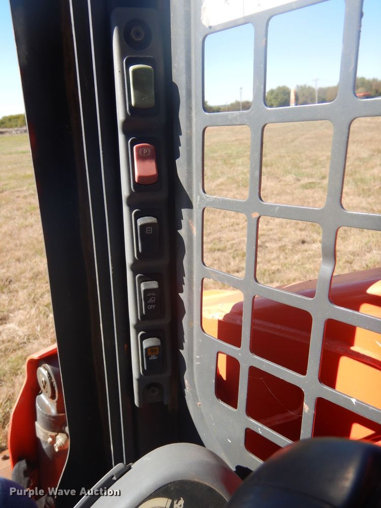 image for item GC9671 2016 Kubota SSV75 skid steer