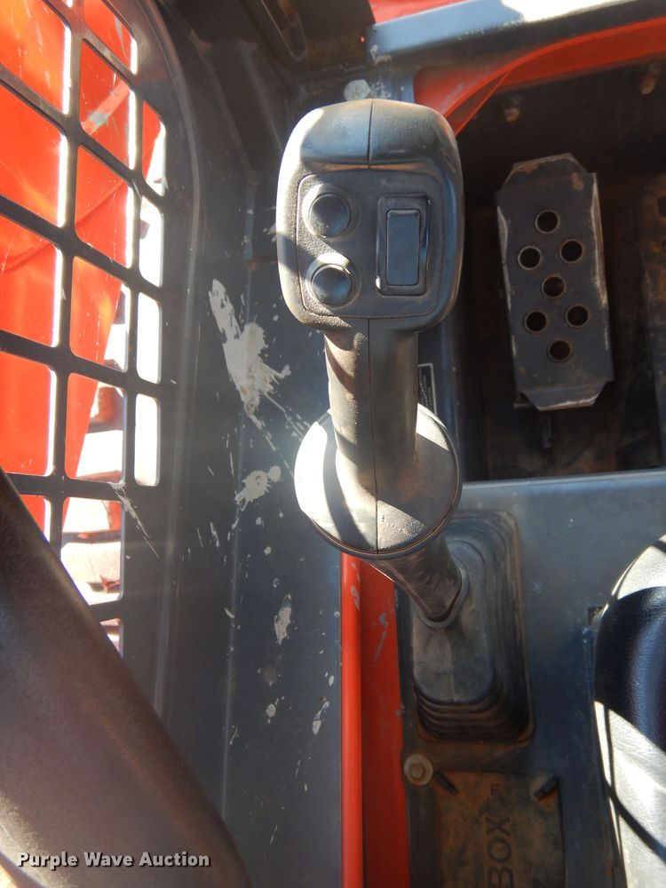 image for item GC9671 2016 Kubota SSV75 skid steer