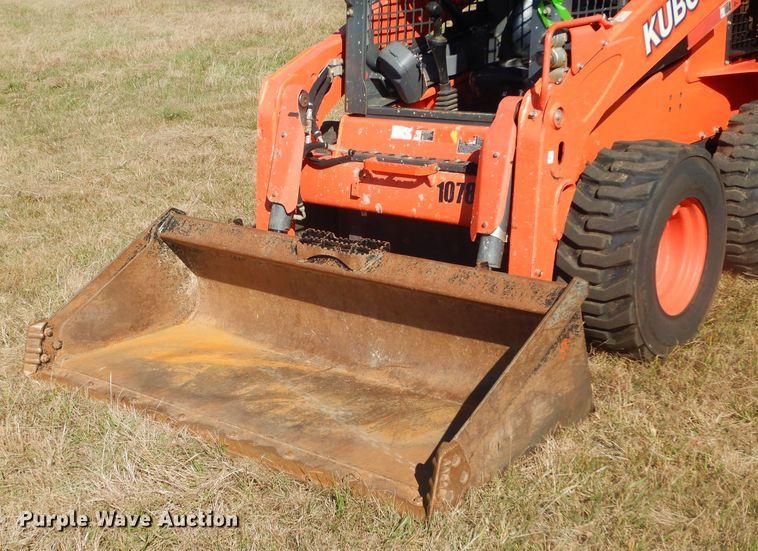 image for item GC9671 2016 Kubota SSV75 skid steer
