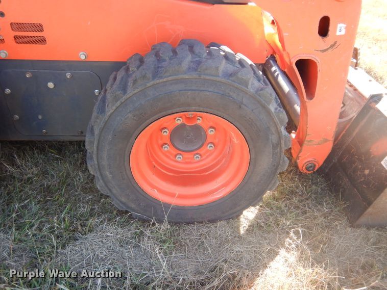 image for item GC9671 2016 Kubota SSV75 skid steer