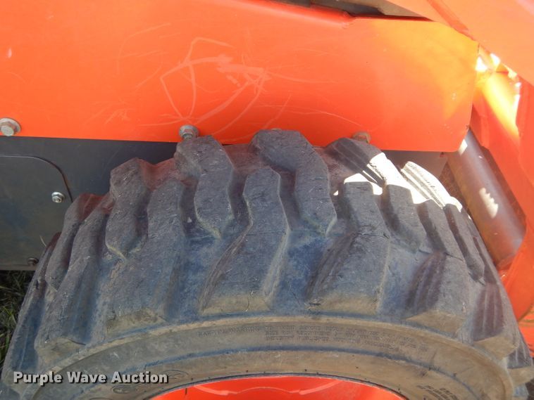 image for item GC9671 2016 Kubota SSV75 skid steer