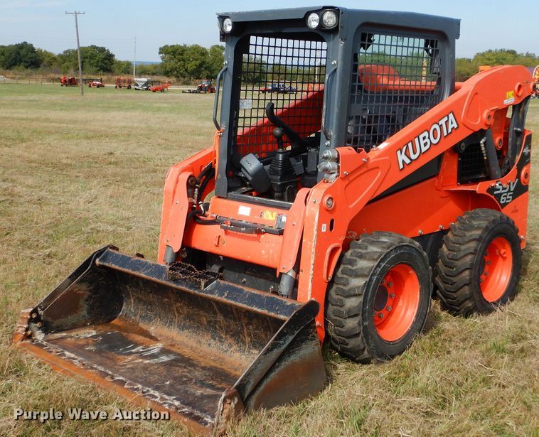 image for item GC9672 2017 Kubota SSV65 skid steer