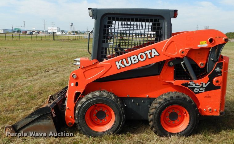 image for item GC9672 2017 Kubota SSV65 skid steer