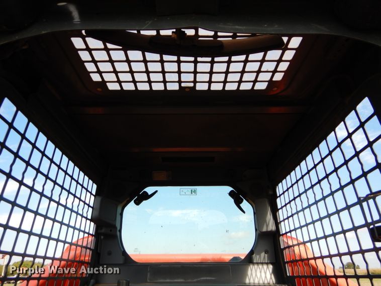 image for item GC9672 2017 Kubota SSV65 skid steer