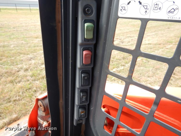 image for item GC9672 2017 Kubota SSV65 skid steer