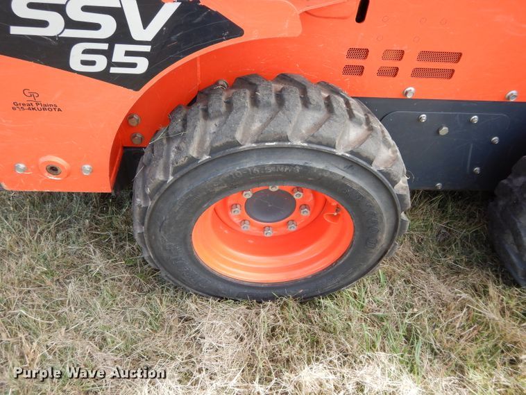 image for item GC9672 2017 Kubota SSV65 skid steer