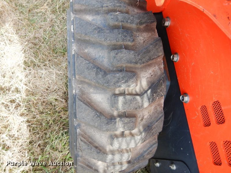 image for item GC9672 2017 Kubota SSV65 skid steer