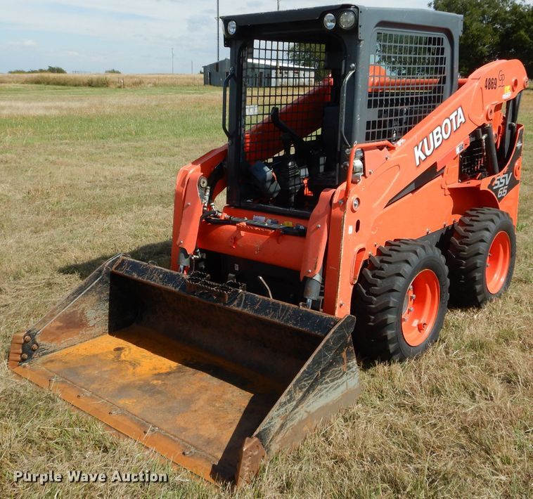 image for item GC9673 2016 Kubota SSV65 skid steer