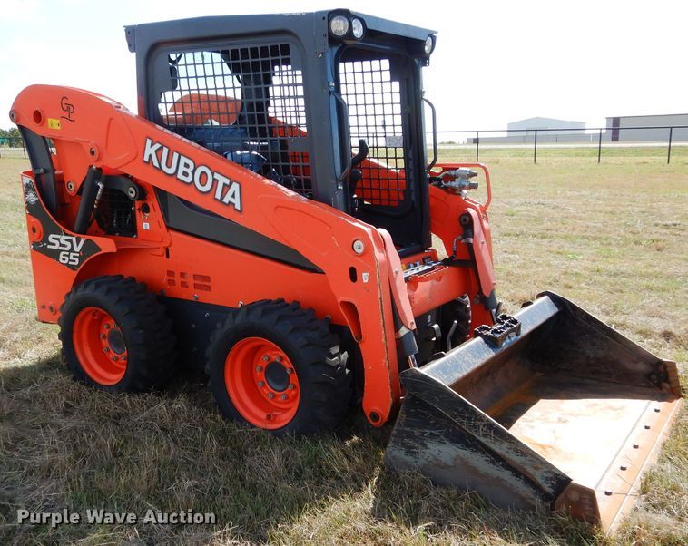 image for item GC9673 2016 Kubota SSV65 skid steer