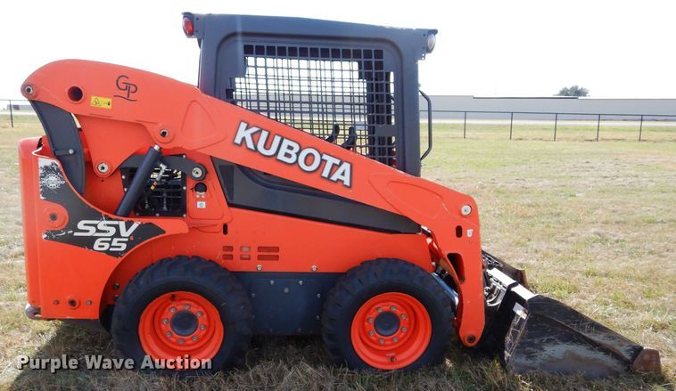 image for item GC9673 2016 Kubota SSV65 skid steer