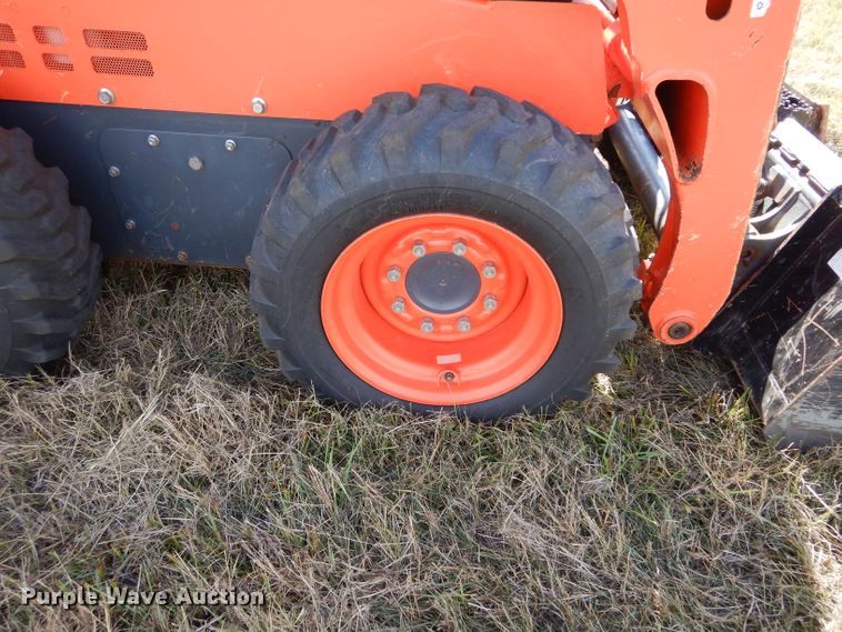 image for item GC9673 2016 Kubota SSV65 skid steer