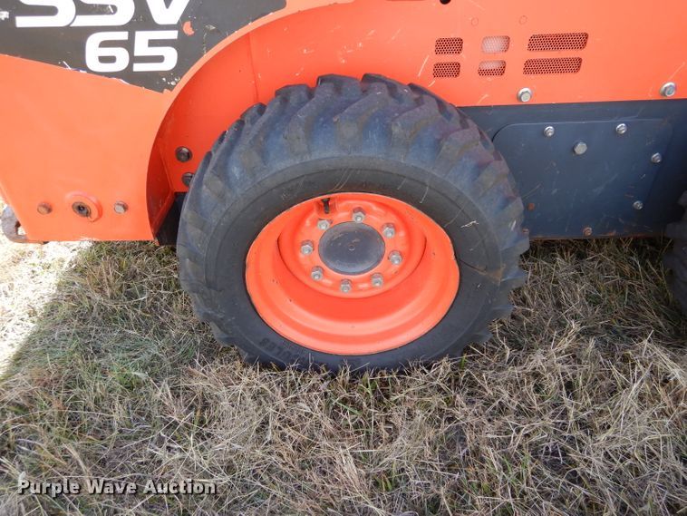 image for item GC9673 2016 Kubota SSV65 skid steer