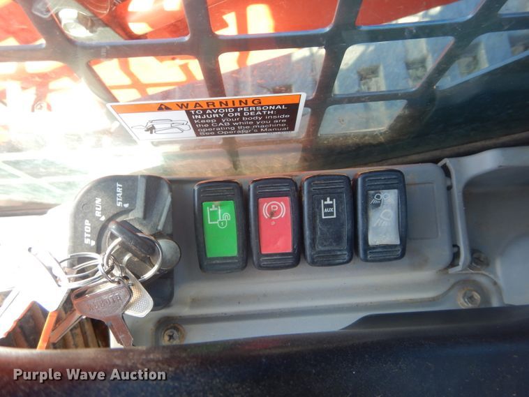 image for item GC9674 2014 Kubota SVL90-2 skid steer