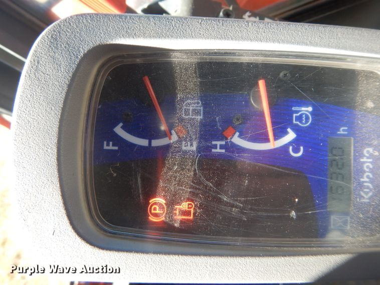 image for item GC9674 2014 Kubota SVL90-2 skid steer