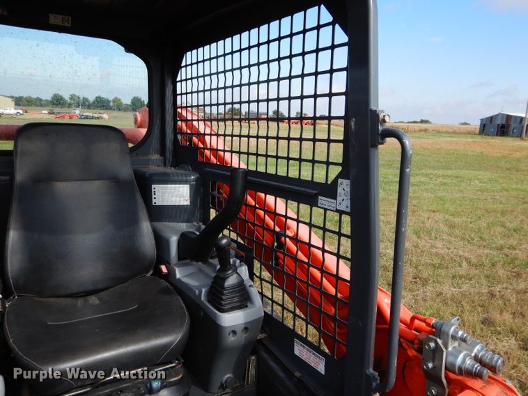 image for item GC9675 2015 Kubota SVL75-2 skid steer