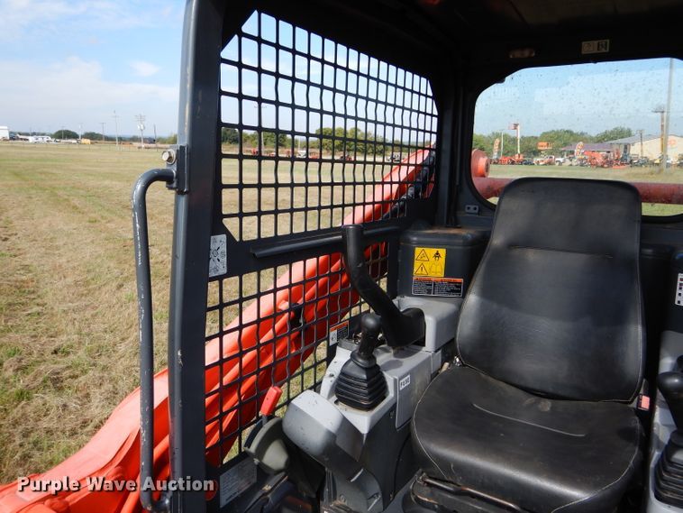 image for item GC9675 2015 Kubota SVL75-2 skid steer