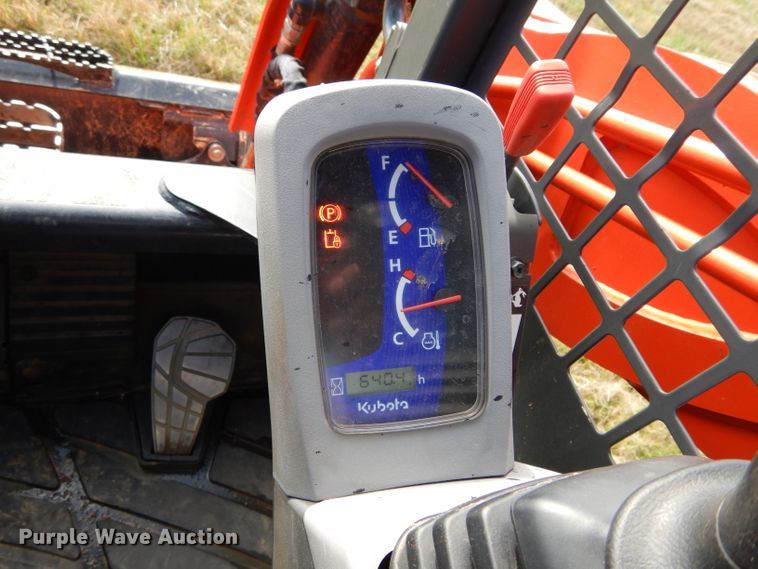 image for item GC9675 2015 Kubota SVL75-2 skid steer