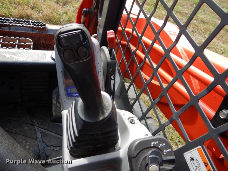 image for item GC9675 2015 Kubota SVL75-2 skid steer