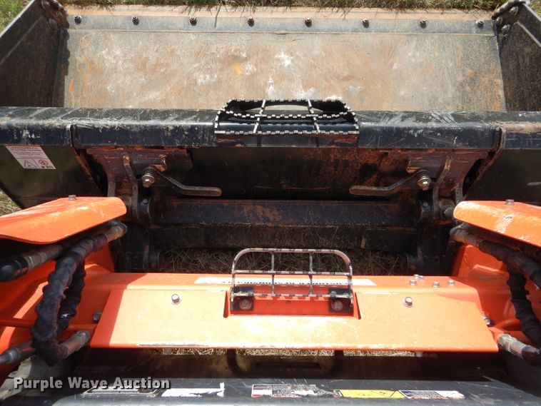 image for item GC9675 2015 Kubota SVL75-2 skid steer