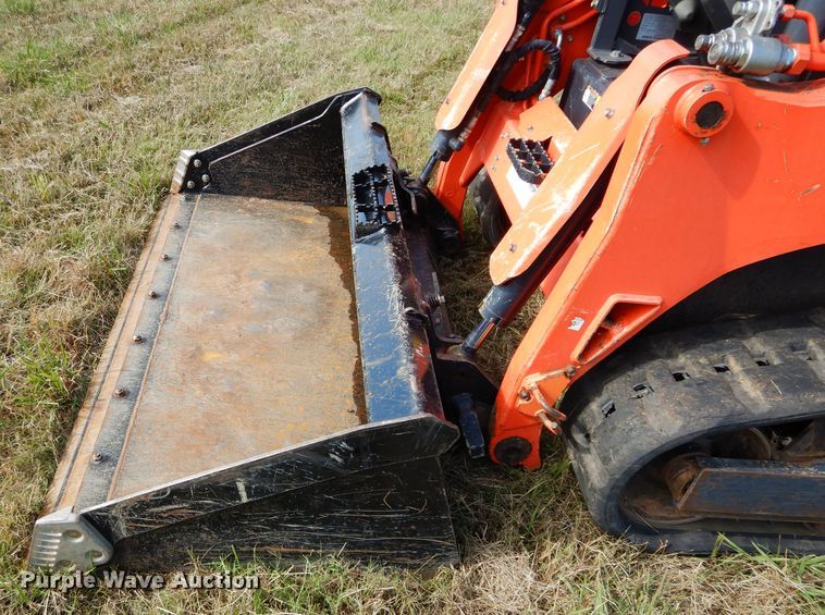 image for item GC9675 2015 Kubota SVL75-2 skid steer