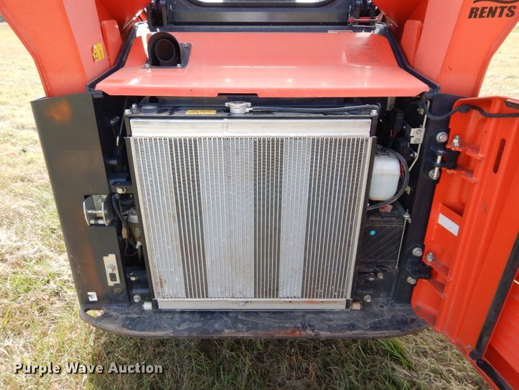 image for item GC9675 2015 Kubota SVL75-2 skid steer