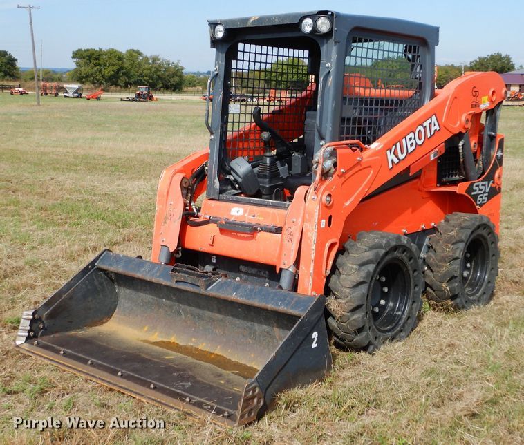 image for item GC9678 2017 Kubota SSV65 skid steer