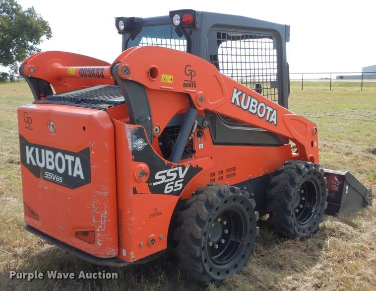 image for item GC9678 2017 Kubota SSV65 skid steer