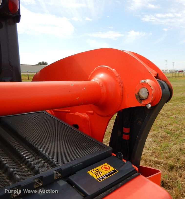 image for item GC9678 2017 Kubota SSV65 skid steer