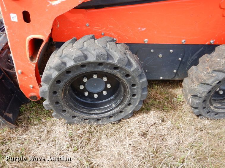 image for item GC9678 2017 Kubota SSV65 skid steer