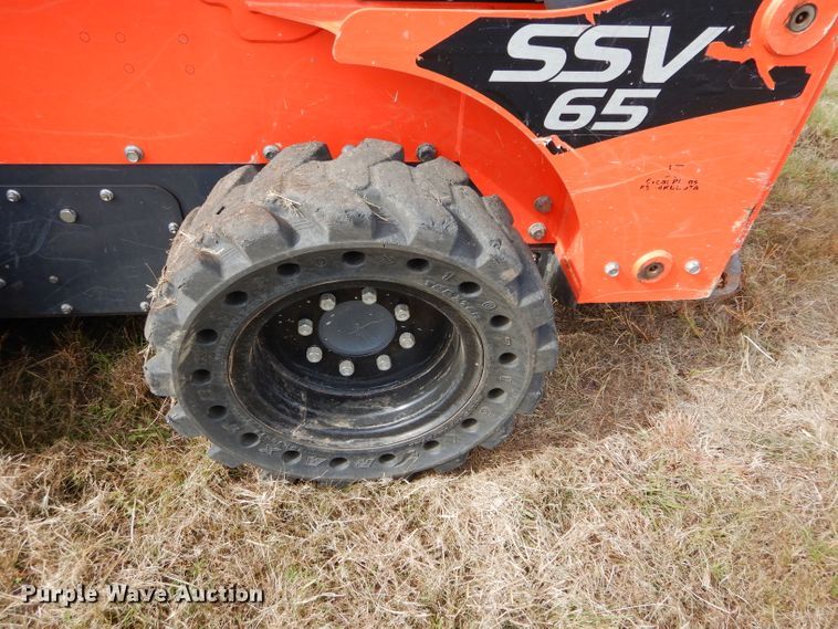 image for item GC9678 2017 Kubota SSV65 skid steer