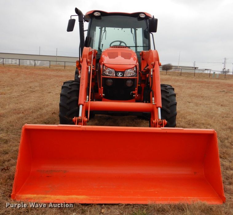 image for item GC9679 2017 Kubota M5-091D MFWD tractor