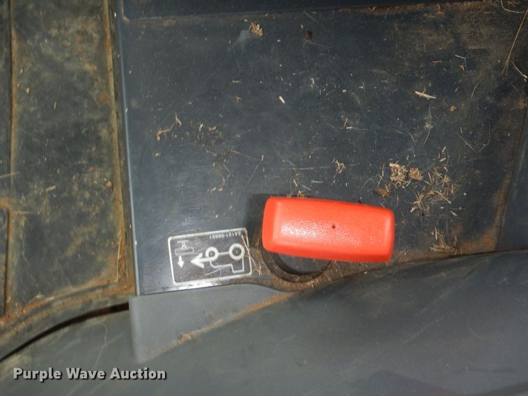 image for item GC9679 2017 Kubota M5-091D MFWD tractor