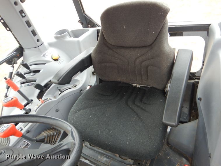 image for item GC9679 2017 Kubota M5-091D MFWD tractor