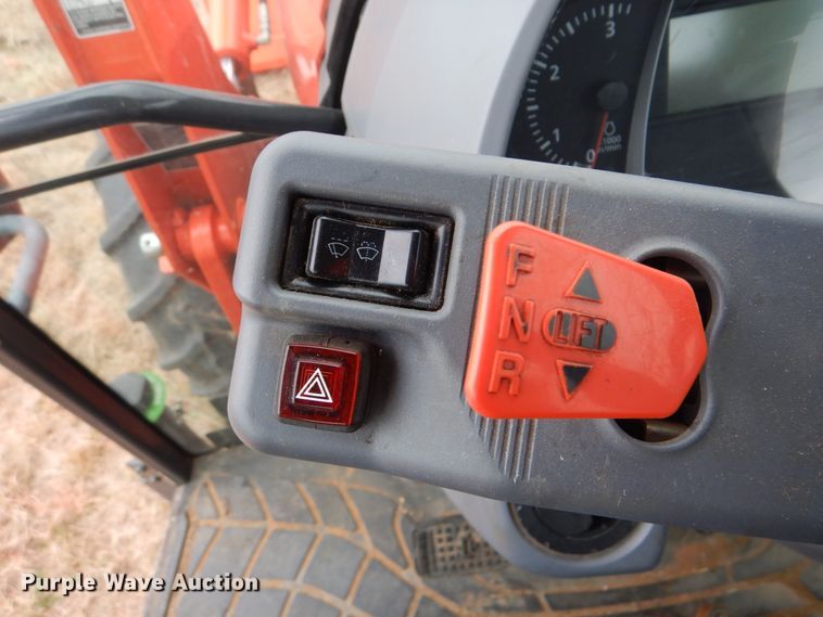 image for item GC9679 2017 Kubota M5-091D MFWD tractor