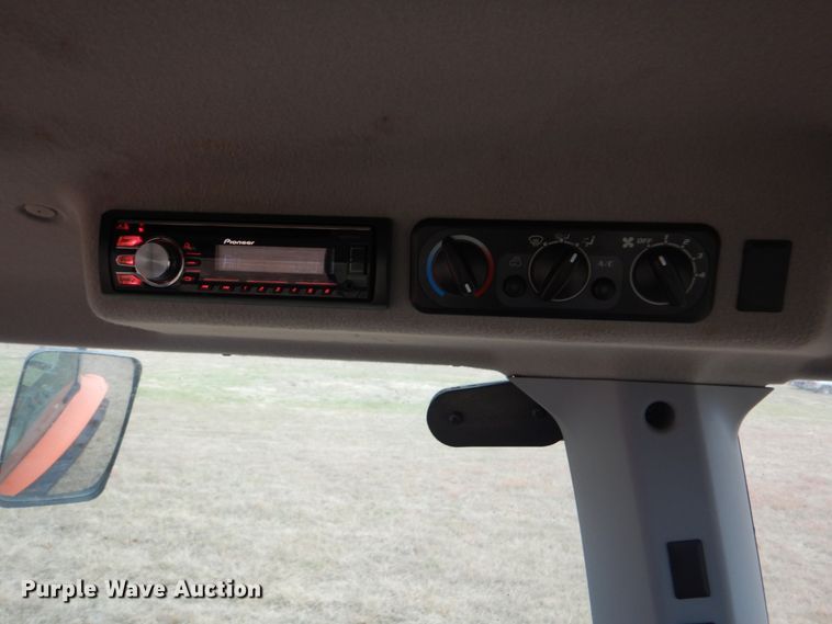 image for item GC9679 2017 Kubota M5-091D MFWD tractor