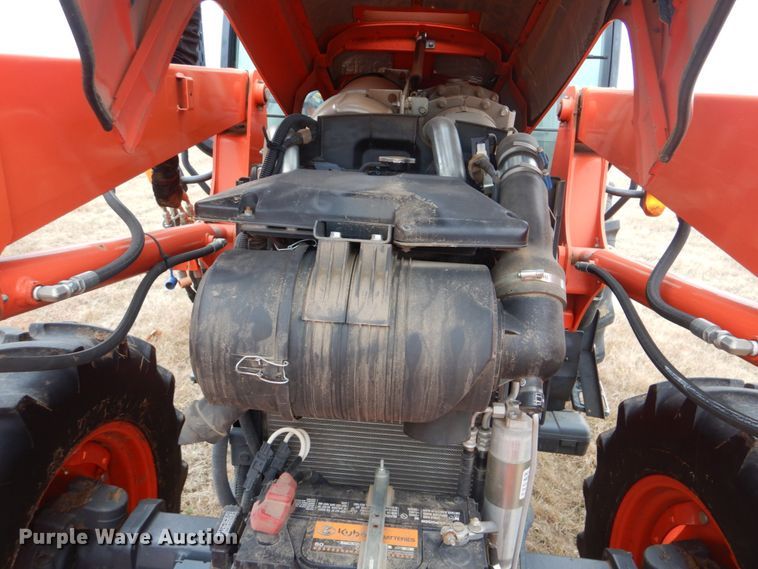 image for item GC9679 2017 Kubota M5-091D MFWD tractor